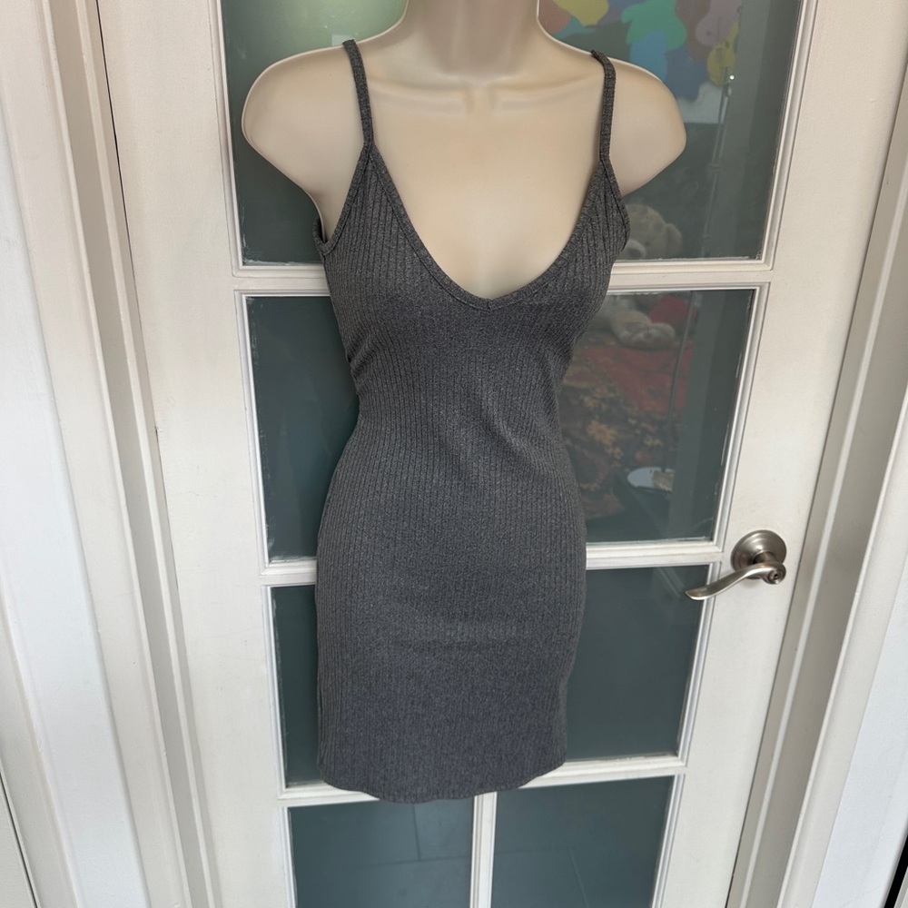 Gray Ribbed Knit Dress - Picture 4 of 5